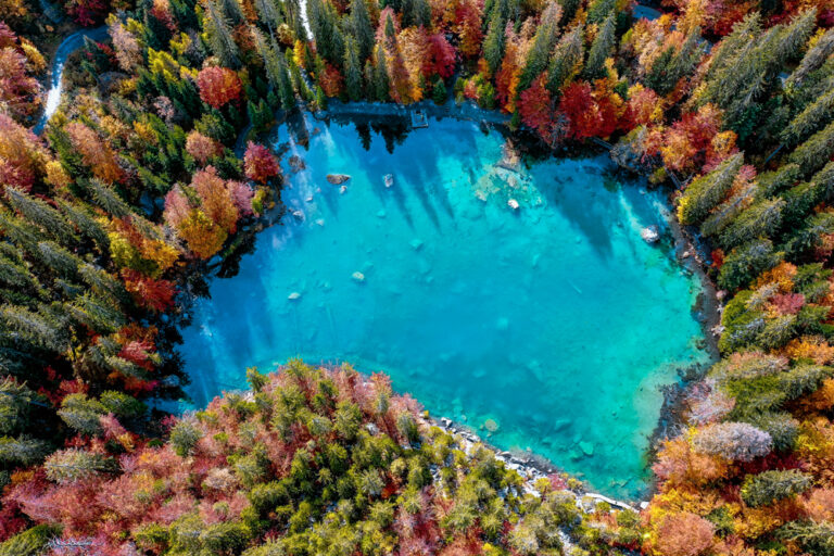 Lac vert près de Passy, Haute-Savoie
