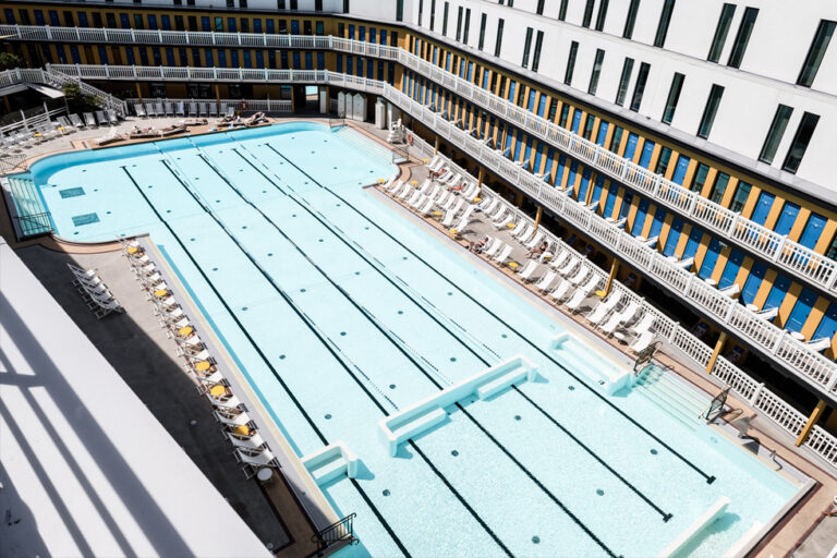 Piscine Molitor, au coeur de Paris