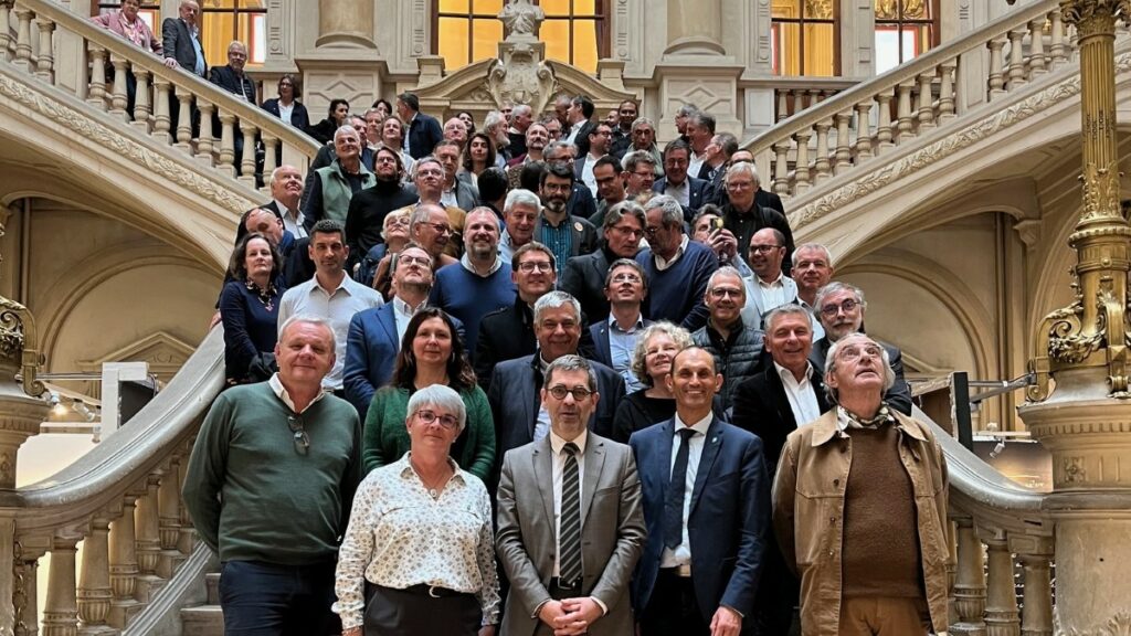 Michael Weber et Philippe Gamen avec les participants à la dernière assemblée générale. Photo N.Streib FPNRF