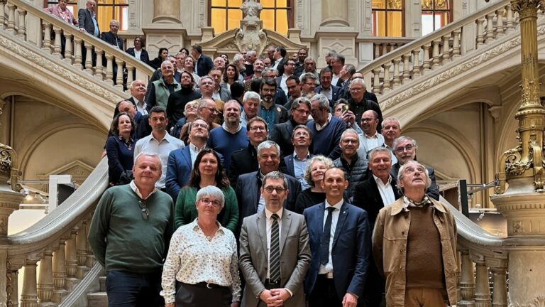 Michael Weber et Philippe Gamen avec les participants à la dernière assemblée générale. Photo N.Streib FPNRF