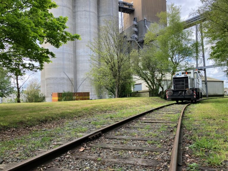 Le site du groupe Le Gouessant à Saint-Gérand réceptionne plus de 8% du total du fret ferroviaire breton. Crédit photo : Région Bretagne