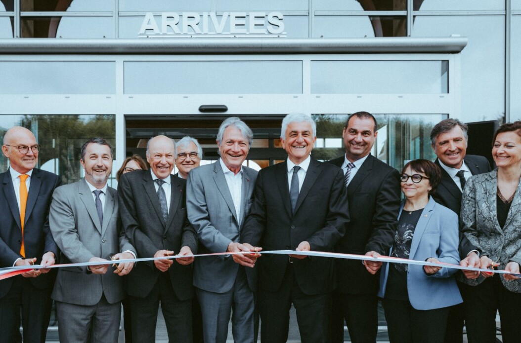 Vendredi 17 mai, Hervé Morin, président de la Région Normandie et les membres du Syndicat mixte de l'aéroport de Deauville-Normandie en présence de Philippe Augier, maire de Deauville et d’Yves Lefebvre, président de la CCI Seine-Estuaire, ont inauguré l’aérogare de Deauville – Normandie. Crédit photo : Galliot / Région Normandie