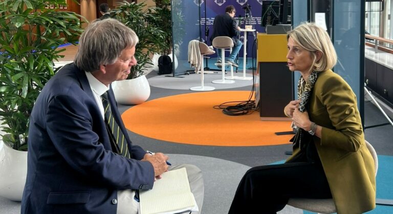 A Bruxelles, Marie-Antoinette Maupertuis a répondu aux questions de Régions Magazine. Photo Hélène Dressen Comité européen des régions.