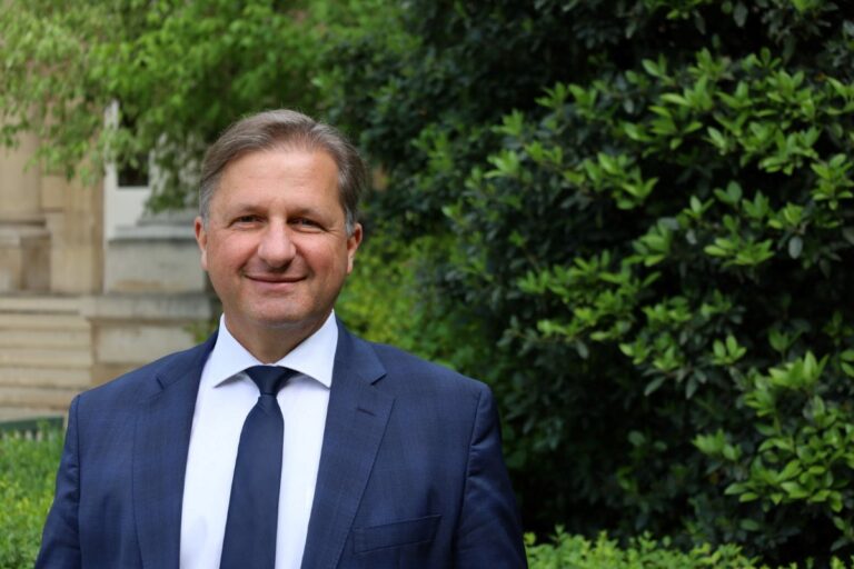 Dans le n°173 de Régions Magazine (septembre 2024), Sylvain Waserman avait donné une longue interview à notre revue. Photo ADEME.