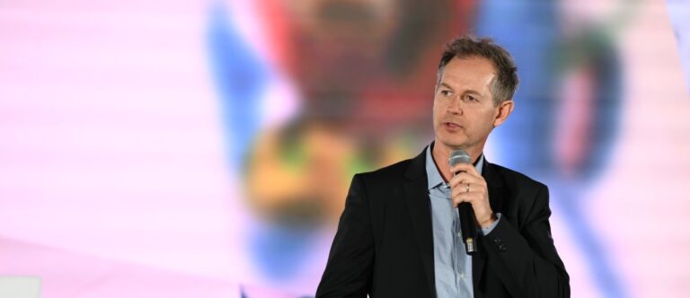 La première intervention du président du comité d’organisation Edgar Grospiron ©CNOSF/KMSP