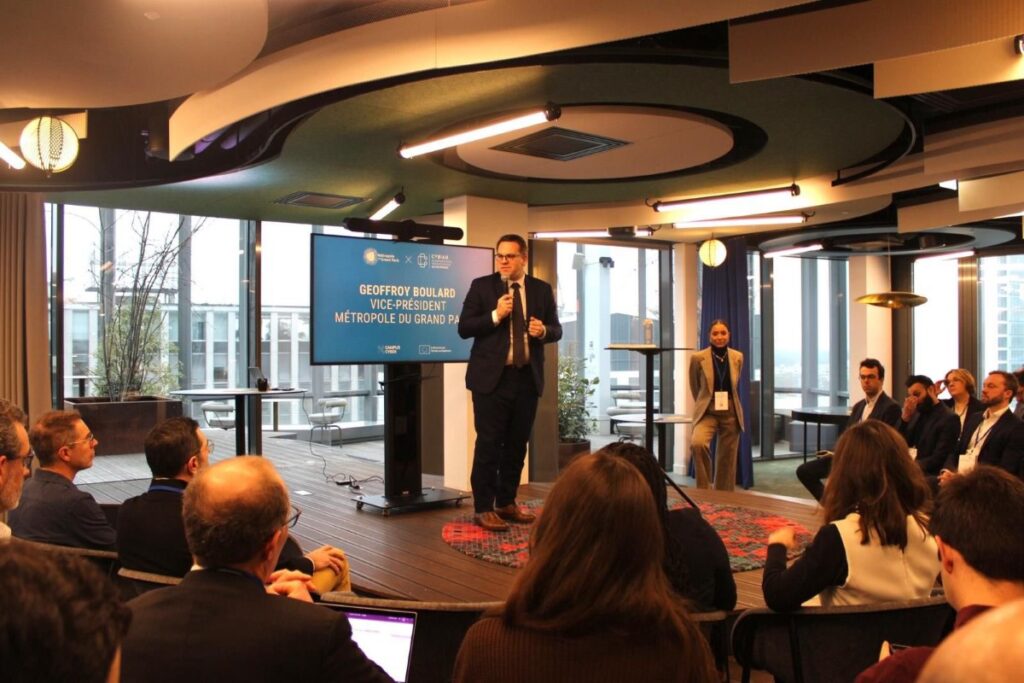 Présentation du programme par Geoffrey Boulard. Photo MGP.