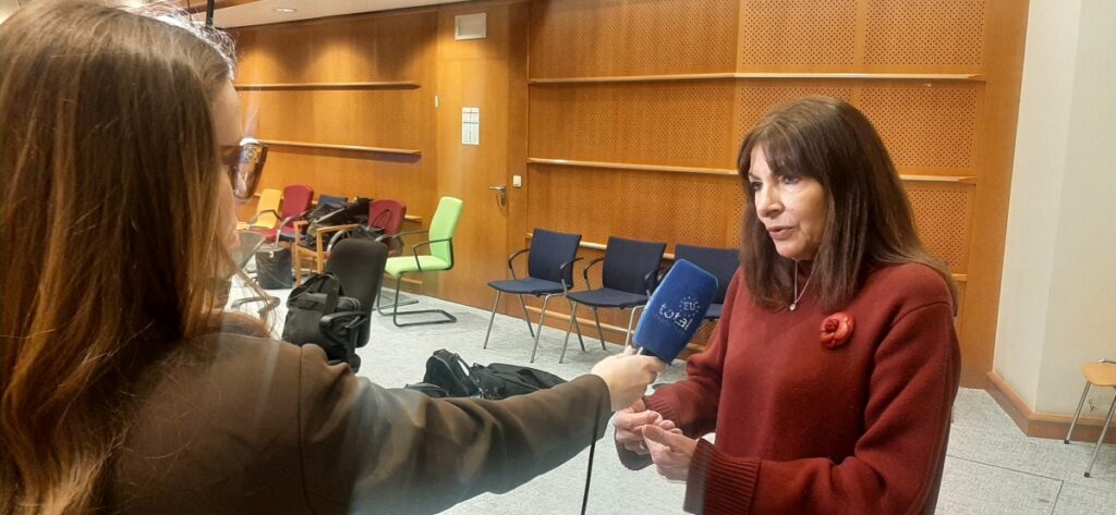 Anne Hidalgo répondant aux questions de la presse. Photo Philippe Martin Régions Magazine