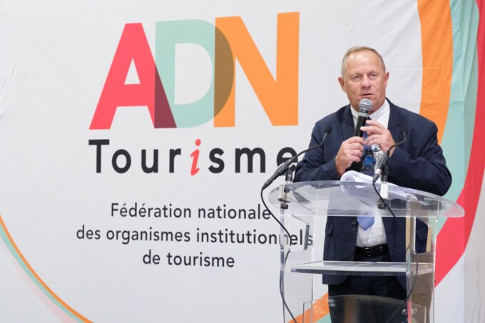 Présentation des résultats par Stéphane Villain, président d’ADN Tourisme. Photo ADN Tourisme.