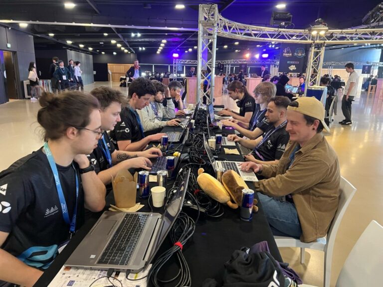 Une équipe du Campus Cyber Hauts-de-France a participé à la 5ème édition du Challenge EC2, un concours qui met en compétition 25 équipes pendant deux jours. Photo Campus Cyber Hauts-de-France.