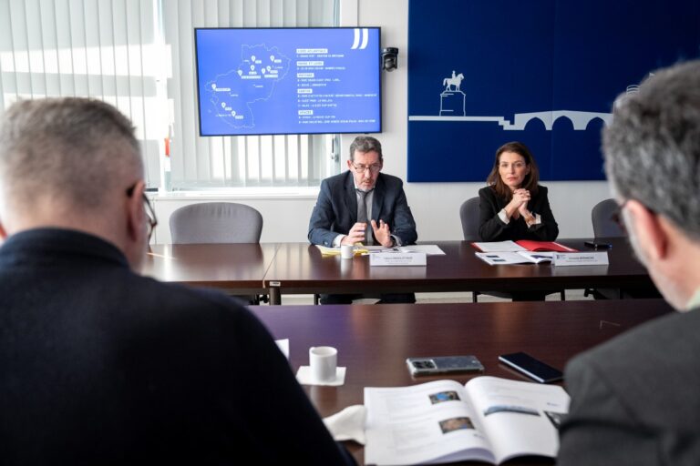 Fabrice Rigoulet-Roze et Christelle Morançais ont présenté le projet. Photo Région PDLL