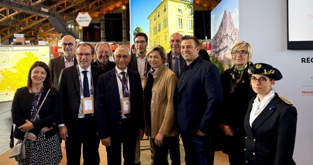 Le 1er avril, inauguration à Lyon du salon Rendez-vous en France, qui a rassemblé 1.950 professionnels du tourisme venus du monde entier. Aux côtés de la ministre Nathalie Delattre, à gauche Rose-Marie Abel et Christian Mantei, respectivement directrice générale et président d’Atout France. Photo Atout France.