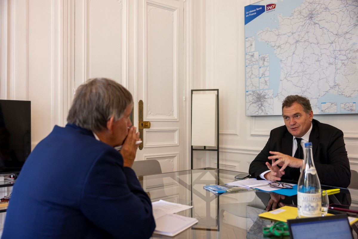 Philippe Tabarot a reçu l’équipe de Régions Magazine à l’Hôtel de Roquelaure, siège du ministère des Transports. Photo Hugues-Marie Duclos Régions Magazine
