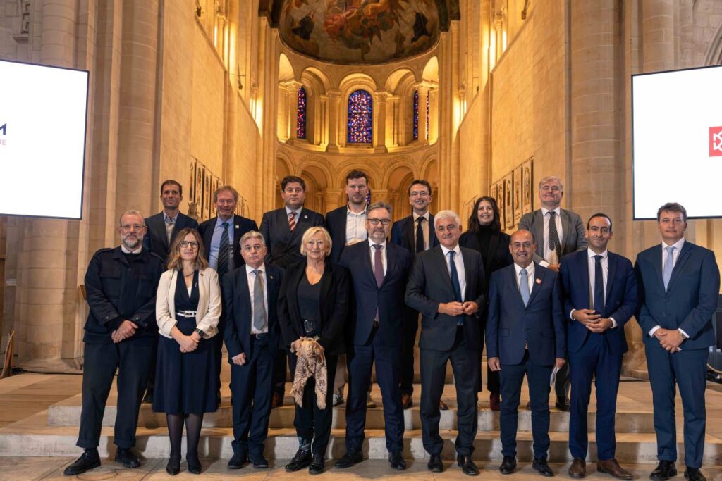 Une partie des délégations réunies à L’Abbaye-aux-Dames à Caen. Photo Région Normandie.