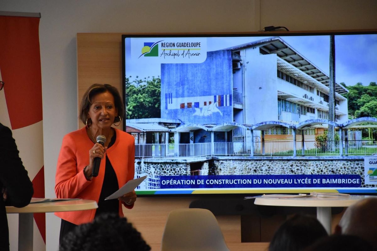Marie-Luce Penchard, vice-présidente de la Région Guadeloupe, présente un projet emblématique pour la Guadeloupe. Photo Régions de France.