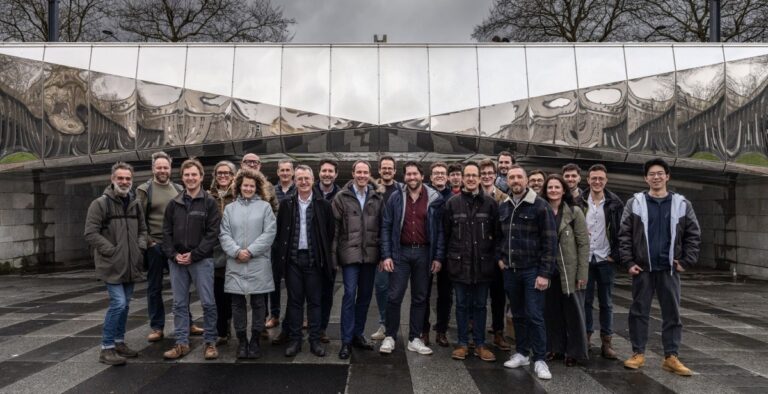 Les équipes du groupement de maîtrise d’œuvre Mobi-Brest réunies. Photo Systra.