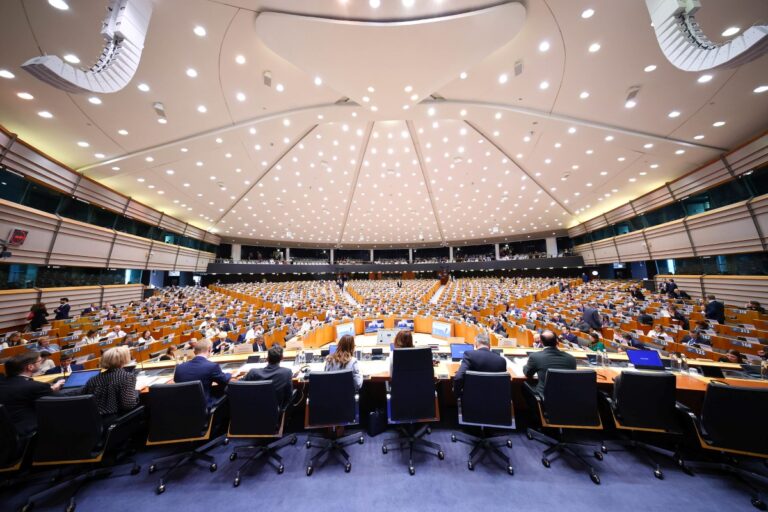 Lors de sa session plénière, le Comité européen des régions a adopté à l’unanimité un avis qui entend préserver la politique de cohésion. Photo UE Christophe Licoppe