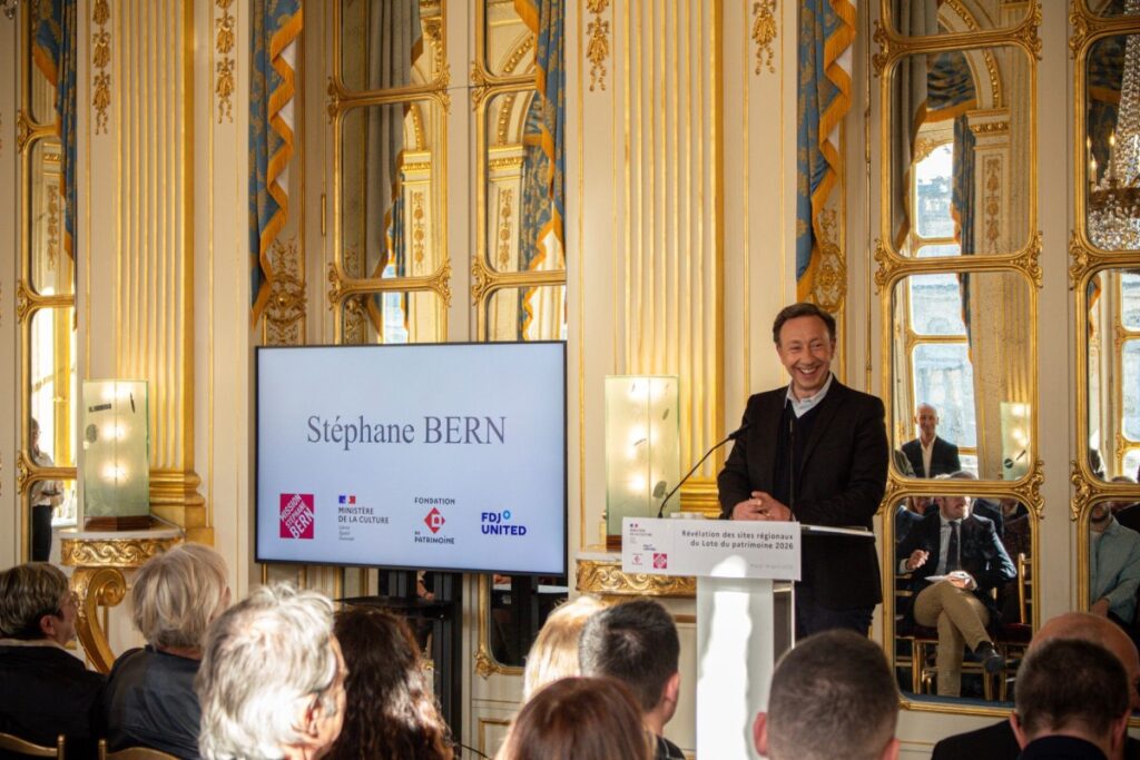 Stéphane Bern a présenté la liste des 18 sites régionaux retenus pour 2026. Photo Fondation du Patrimoine.