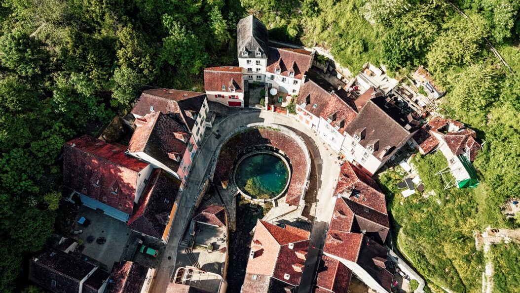 La mystérieuse fosse Dionne de Tonnerre, dans l’Yonne. Photo Les pépites de France.