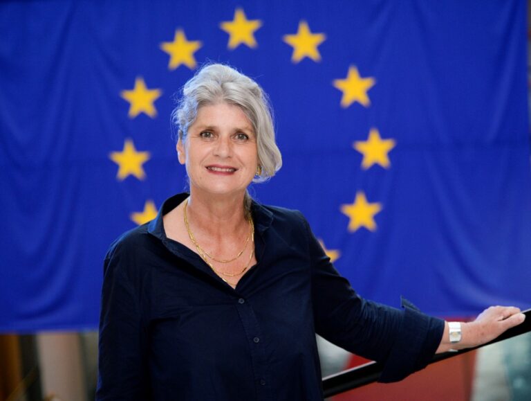 L’étude a été présentée par l’élue française Karine Gloanec-Maurin, conseillère régionale déléguée Europe en Centre-Val de Loire. Photo CdR.