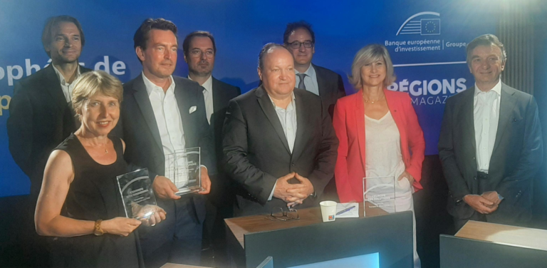 Autour d’Ambroise Fayolle, les organisateurs et les récipiendaires des Trophées. Photo Philippe Martin Régions Magazine
