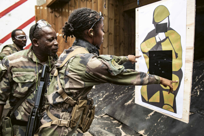 Formation au tir pour des réservistes guadeloupéens du 33ème régiment d’infanterie de Marine.
