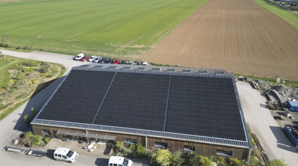 Les panneaux photovoltaïques permettront d’alimenter onze bâtiments municipaux.
