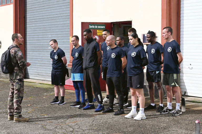 Dernières instructions pour le groupe « Préparation aux carrières militaires» de Clermont-Ferrand. (Photo : UFCV / Gaëlle Tête)