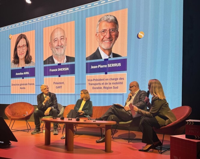 Débat sur la transition énergétique et les transports, avec Jean-Pierre Serrus (Région Sud), Franck Dhersin (Région Hautd-e-France, président du GART) et Annelise Avril (Keolis). (Photo : FNTV)